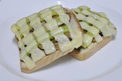 Jak uvařit maďarské žampionové toasty s paprikou? Snadné recept, připravený za Do 30 minut